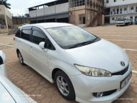 Toyota wish 2011